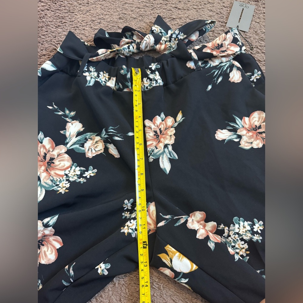 2 FOR $20 One by Chapter Pants Black Floral Belted Crop High Rise Trouser S NEW - Picture 5 of 9